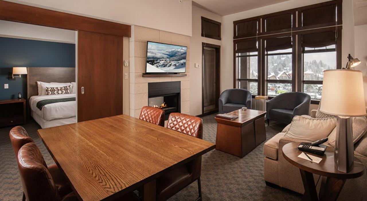 Evolution Whistler Aparthotel Exterior photo