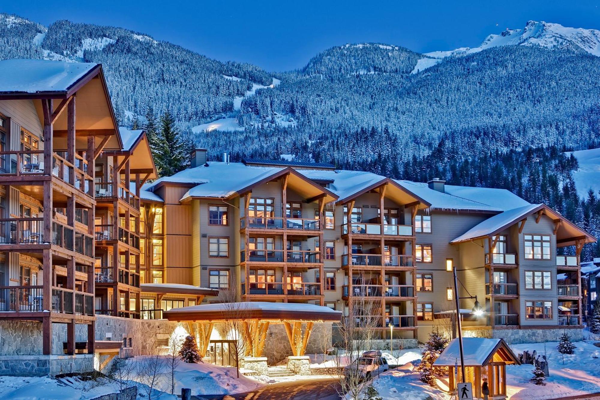 Evolution Whistler Aparthotel Exterior photo