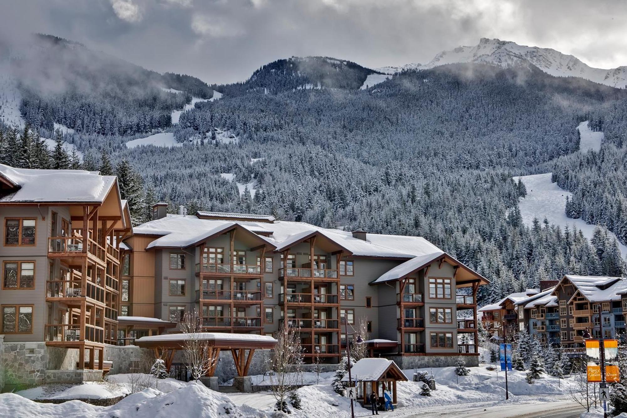 Evolution Whistler Aparthotel Exterior photo
