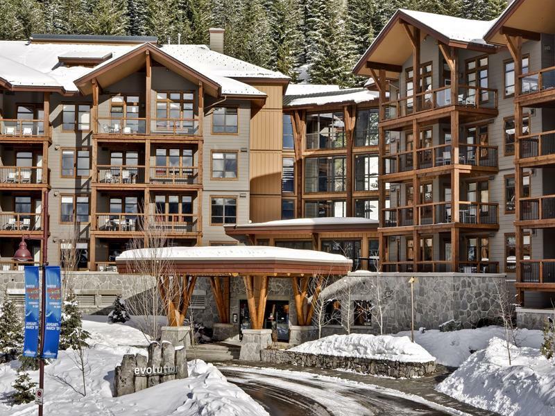 Evolution Whistler Aparthotel Exterior photo