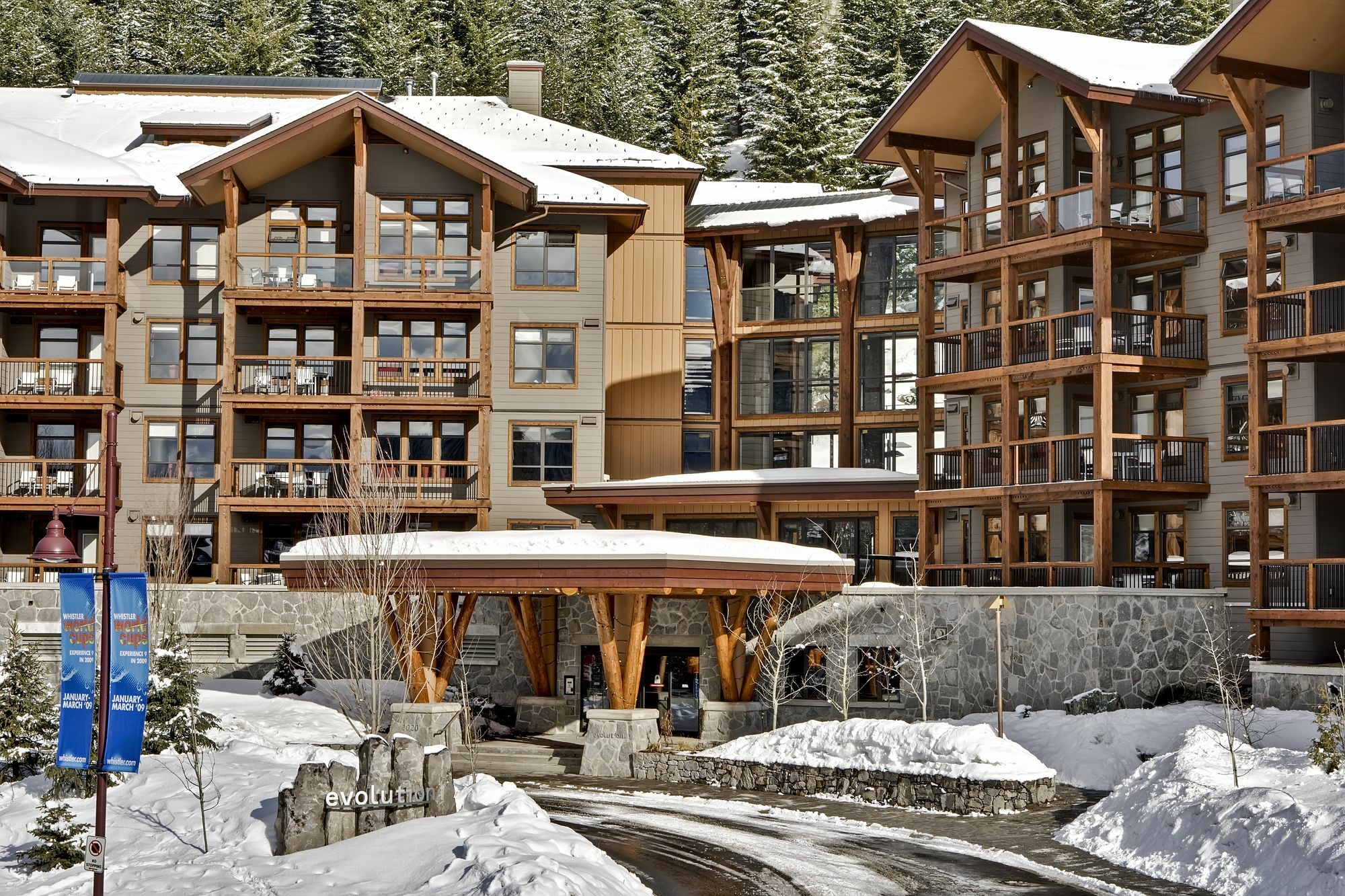 Evolution Whistler Aparthotel Exterior photo